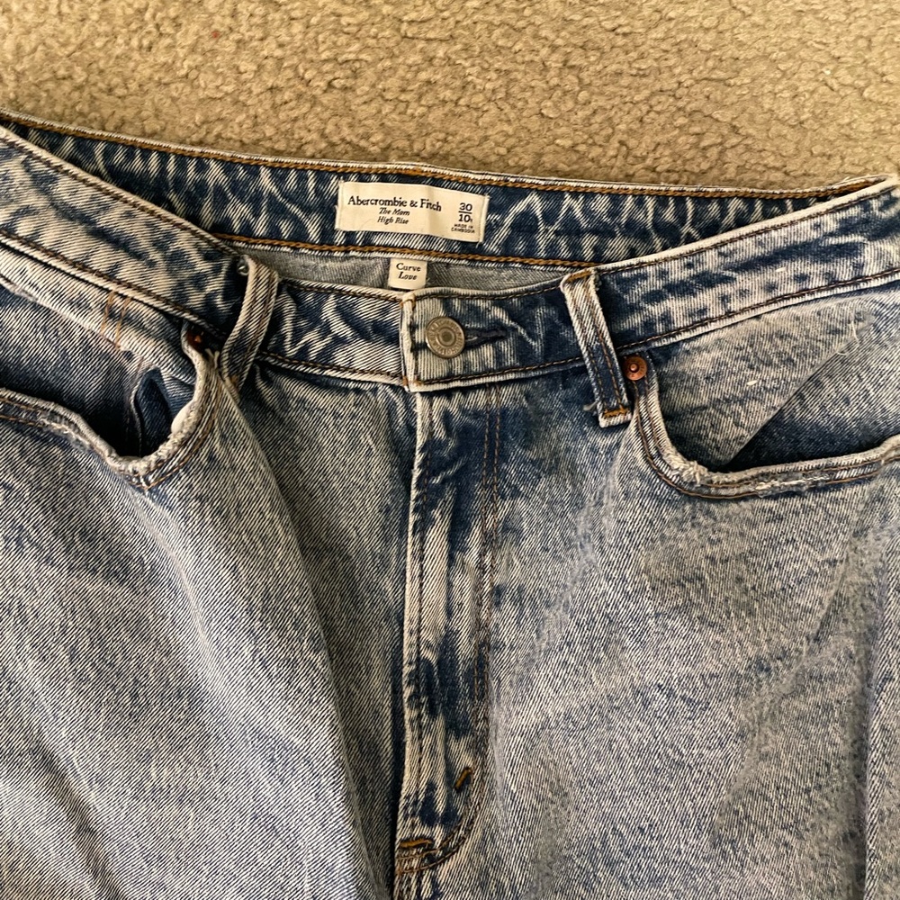 Abercrombie Curve Love Mom High Rise Jeans